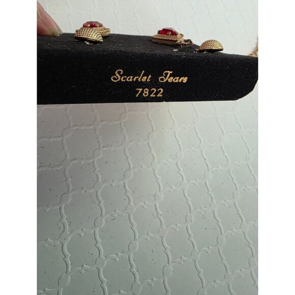 Sarah Coventry Gold Tone Scarlett Tears Red Gem Necklace & Earrings Set In Box - Picture 7 of 8